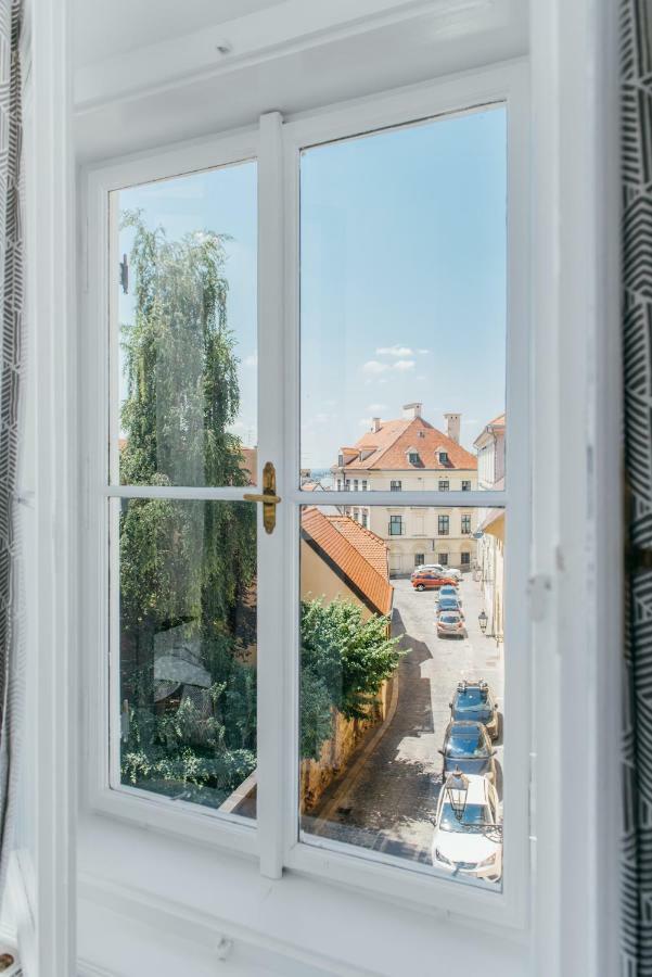 Old Town Tale Apartment ซาเกร็บ ภายนอก รูปภาพ
